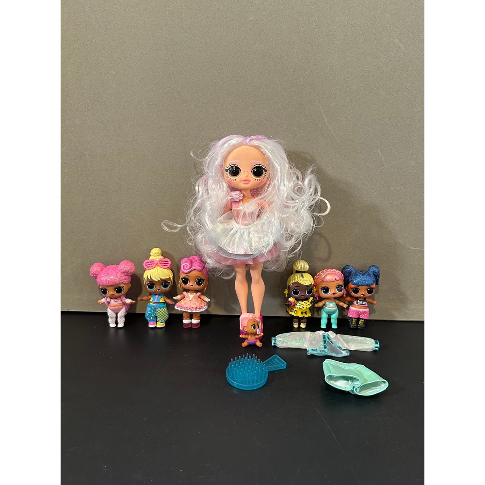LOL Surprise OMG Doll with Sisters and Baby Accessories Lot of 8 Dolls